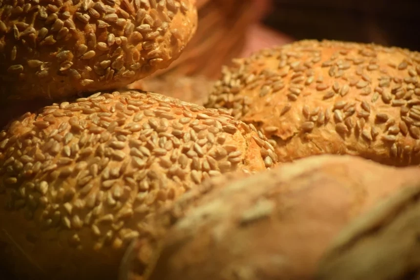 Recipe of Semi-whole wheat bread with seeds