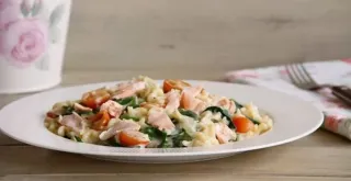 Recipe of Pasta with salmon and spinach