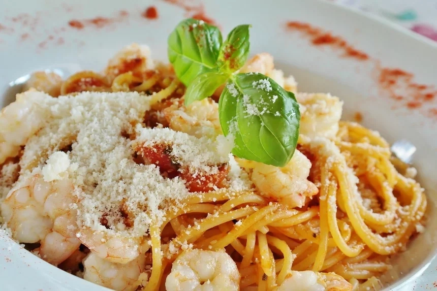 Receta de Pasta con salteado de cebolla, pimientos y zanahoria