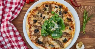 Recipe of Tuna pizza with zucchini base