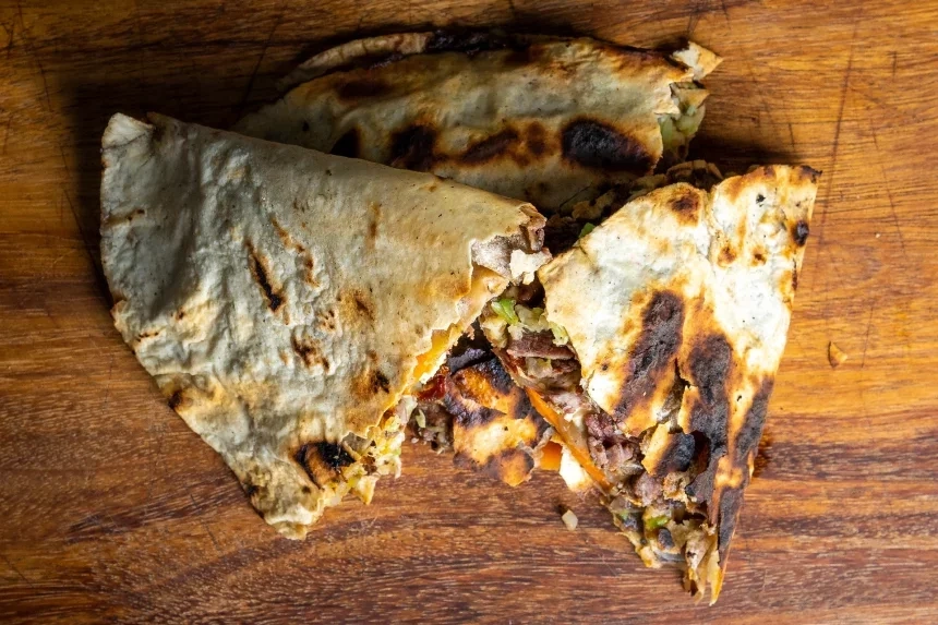 Recipe of Whole-grain chicken and mushroom quesadilla