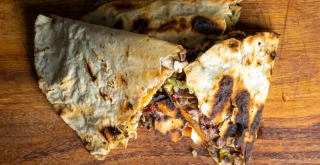 Recipe of Whole-grain chicken and mushroom quesadilla