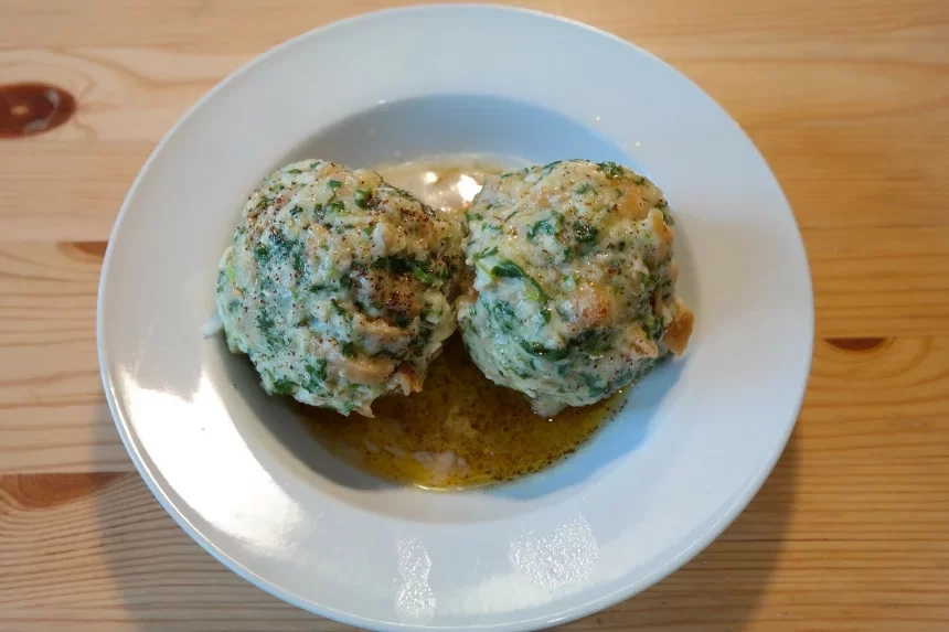 Receta de Raviolis de calabacín con crema de champiñones.