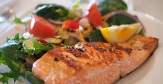 Recipe of Pan-fried salmon with paprika