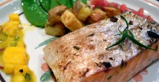 Recipe of Salmon in a creamy sun-dried tomato sauce