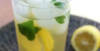 Recipe of Iced tea with mint and lemon