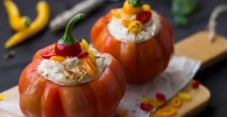 Recipe of Tomato stuffed with chicken paste