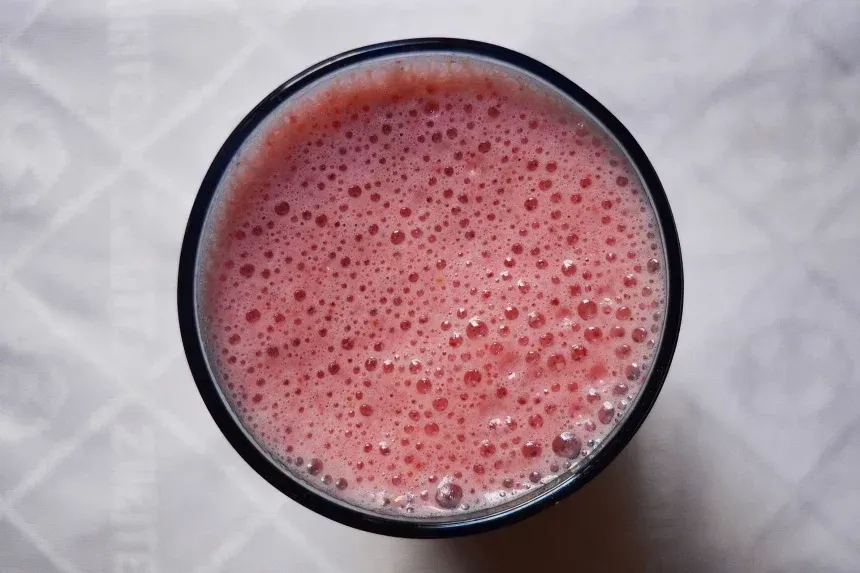 Recipe of Alcohol-free long drink, strawberries and coconut milk